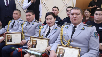 68 казахстанцев наградили за мужество при ликвидации последствий крушения самолёта в Актау