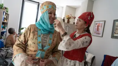 В fashion-звёзды в 75 лет. Алматинских апашек высоко оценили на мировых подиумах