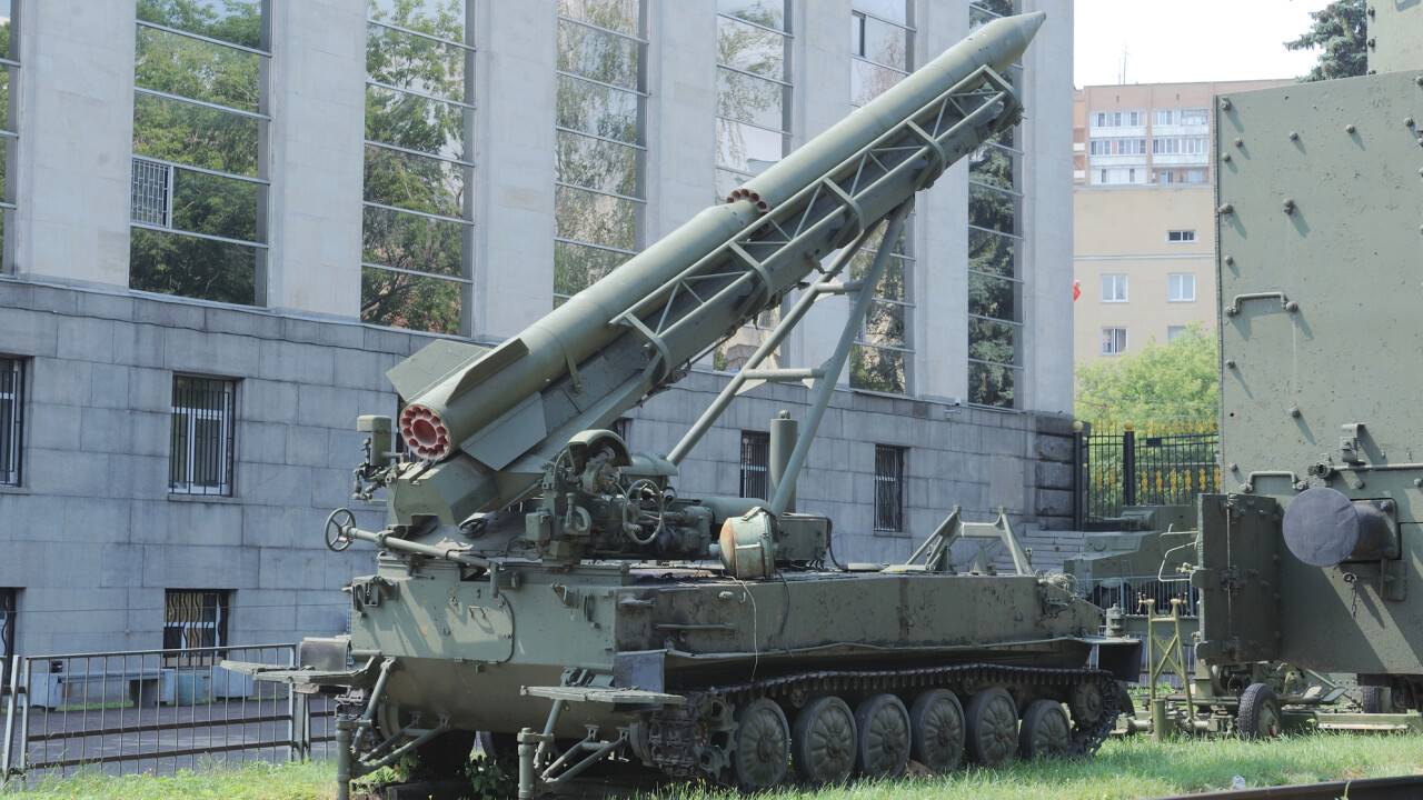 Тактический ударный ракетный комплекс 2К6 "Луна" / Depositphotos.com