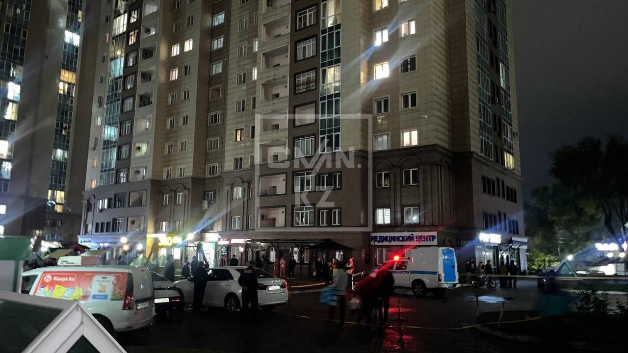Девушка выпала из окна многоэтажки в Алматы / Фото: CMN.KZ