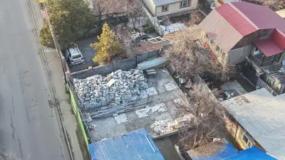 Незаконно возведённое здание снесли по решению суда в Алматы