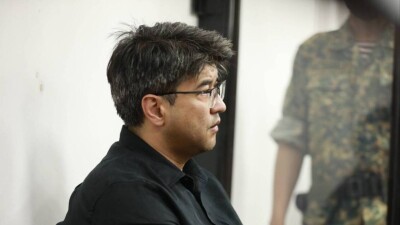 "Читал после отбоя – получил отказ в поощрении". Адвокат заявил о предвзятом отношении к Бишимбаеву в колонии