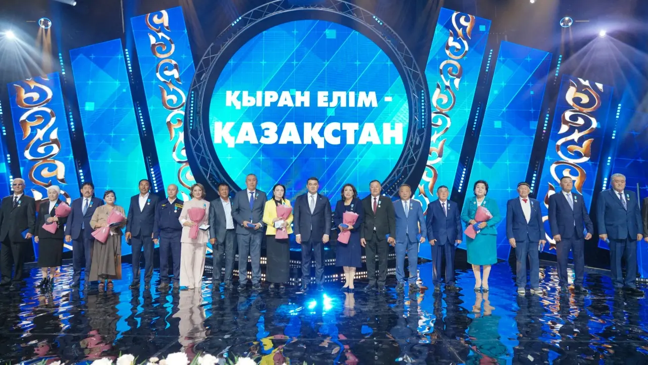 В Туркестане прошло торжественное мероприятие "Қыран елім – Қазақстаным!", посвящённое Дню Республики