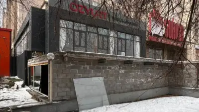 Незаконную пристройку к нежилому помещению снесли в Алматы