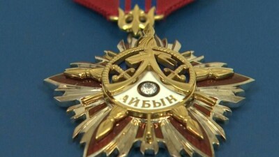 Токаев посмертно наградил военных и спасателей, погибших при пожаре на складе боеприпасов в Таразе
