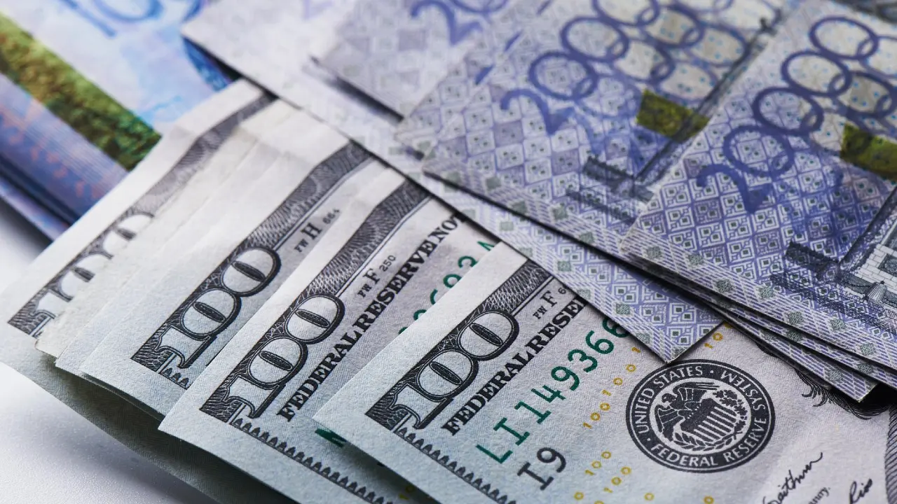 Курс доллара снизился почти на 2 тенге на бирже 3 февраля