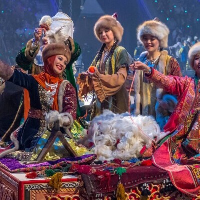 Қазақ халқы төркіндеп келген қызға қандай құрмет көрсеткен? 