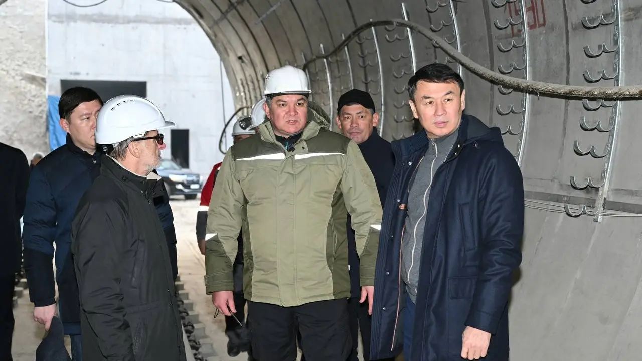 Строительство новой станции метро "Калкаман" проверил аким Алматы