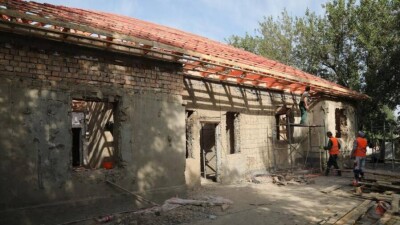 Сапарбаев проверил, как восстанавливают дома, пострадавшие во время взрывов на военном складе