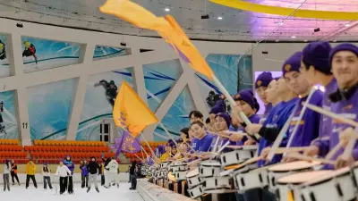 "Задай новый ритм – Мейірімді бол": активисты "Жаңа адамдар" провели новогоднюю акцию для детей, оставшихся без попечения родителей 