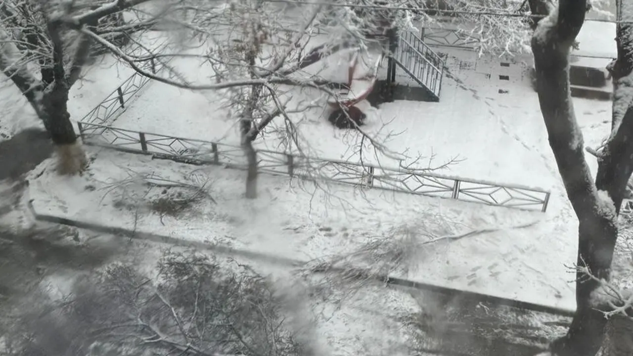 Фото очевидцев с сайта otyrar.kz