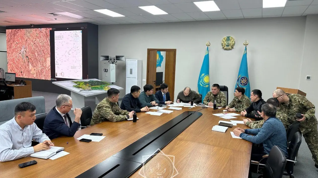 На базе командного центра МЧС и ДЧС области развёрнута работа оперативных штабов / Фото МЧС