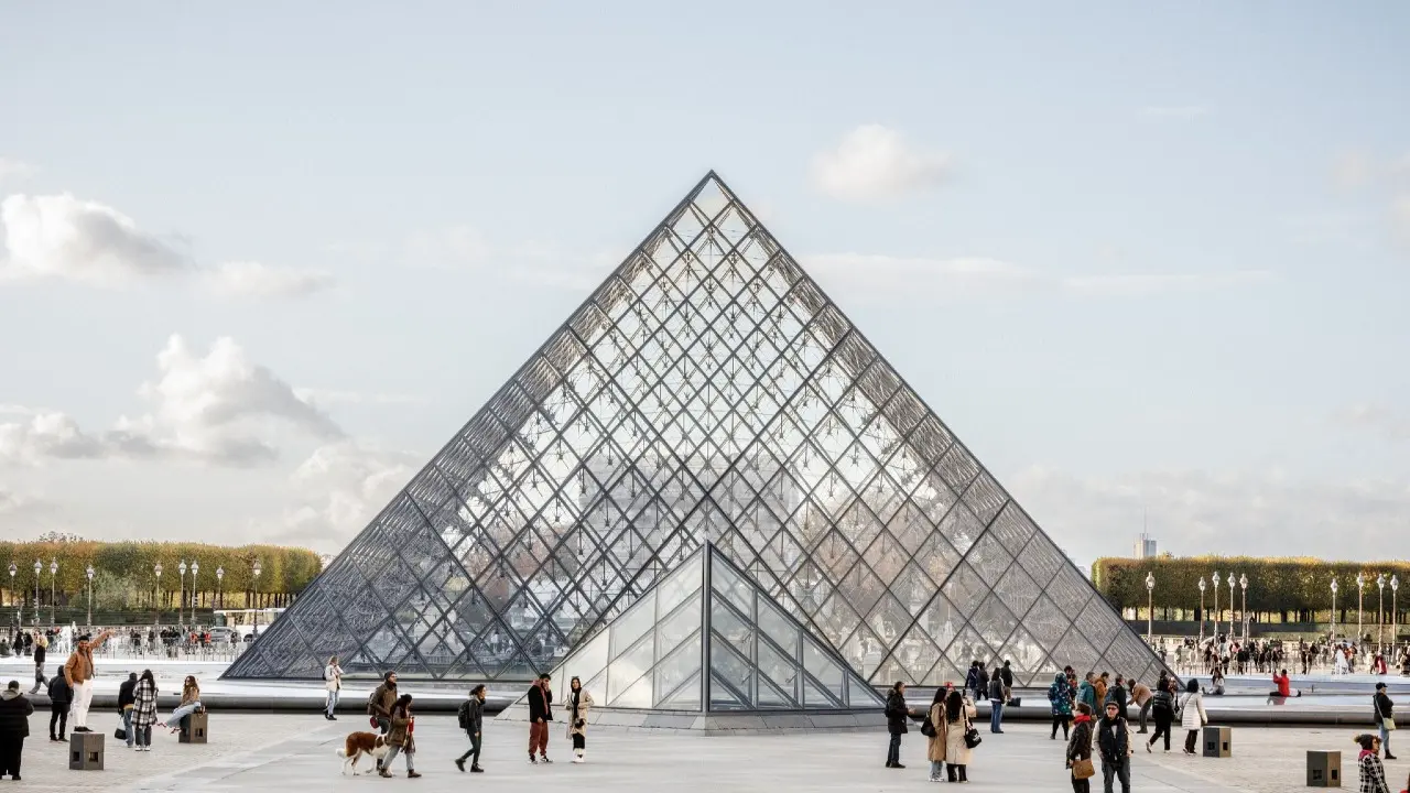 Фото со страницы Musée du Louvre в Facebook