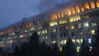 В Бишкеке ремонт "Белого дома" после беспорядков оценили в 124 тысячи долларов