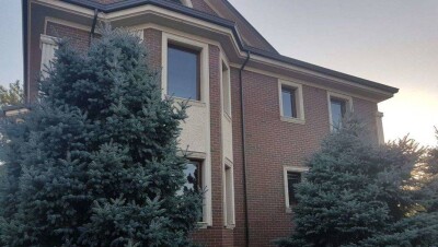 Акимат Шымкента добился выселения родственников Тулешова из конфискованного особняка 