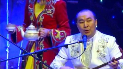 Серик Ахметов стал героем айтыса в Караганде