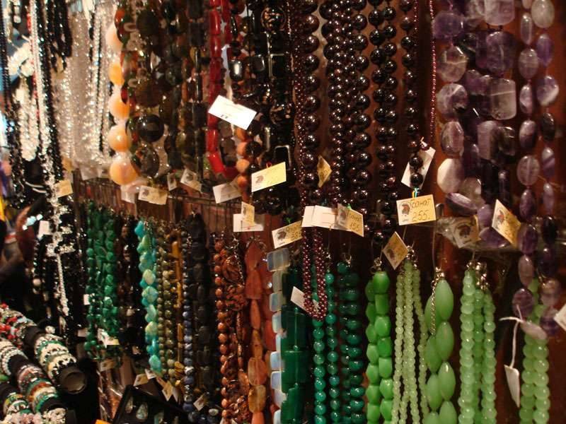 Қытайдан келетін арзанқол тастар қалған-құтқан қалдықтардан престеліп жасалады